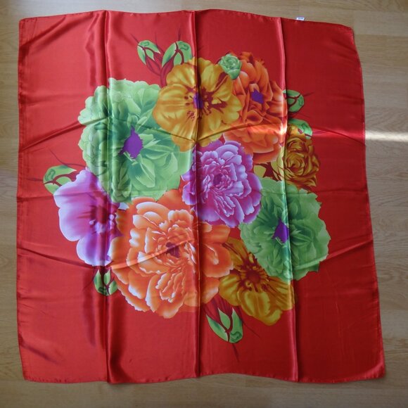 NEW Red Flowers Scarf Square - Picture 7 of 7